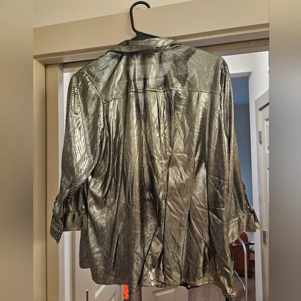 Metallic Silver Button Up Top - Picture 2 of 3